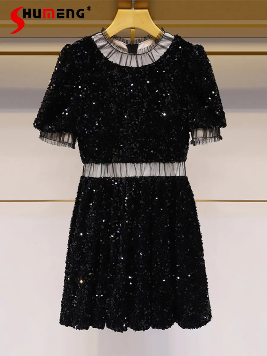 Лето 2023 Новый стиль Тонкая талия Модный Французский стиль Черное платье Женское Элегантное Модное платье с вышивкой и пайетками выше колена